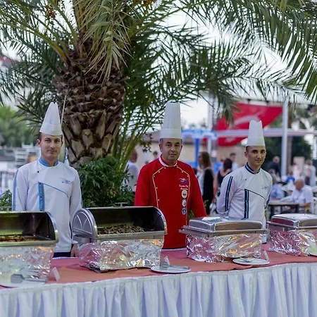 Club Dem & كوناكلي