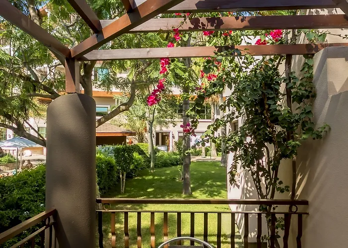 Resort Club Dem & 4*