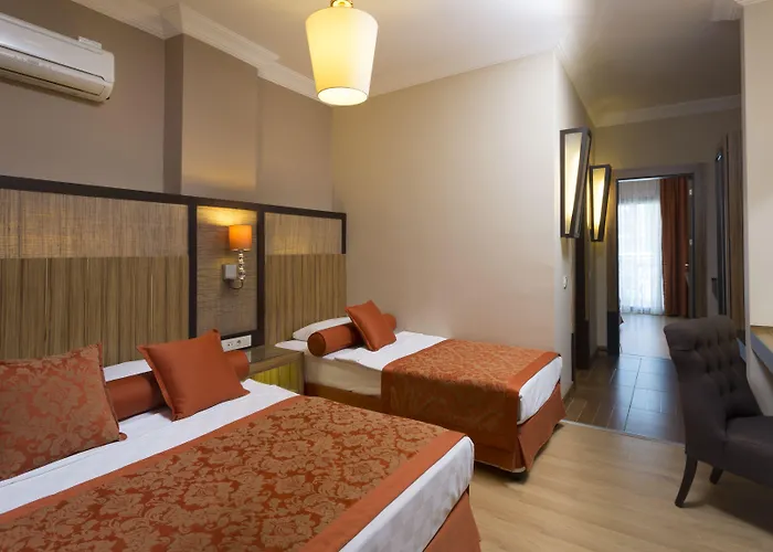 Club Dem & 4* Konaklı