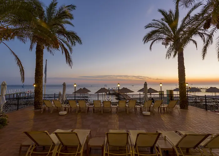 Club Dem & Θέρετρο 4*